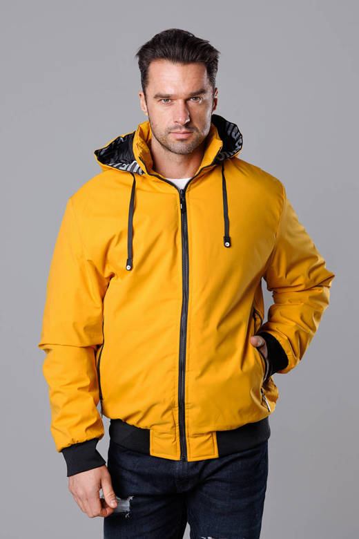Sportowa kurtka męska z kapturem żółta (5M3111-254)