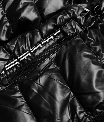 Błyszcząca kurtka z wzorzystymi wstawkami czarna (w718)