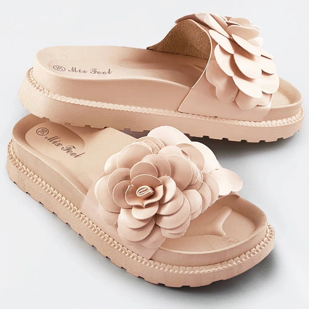 Damskie klapki z kwiatkiem beżowe (cm-41)