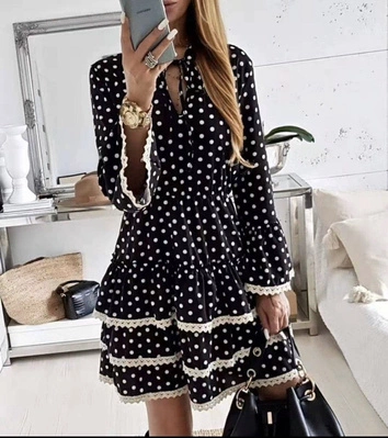 SUKIENKA W GROCHY CZARNA (472ART)