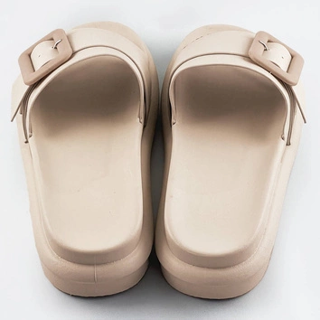 Damskie klapki z klamrą beżowe (xa136)