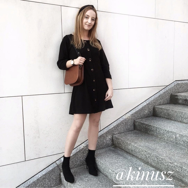 SUKIENKA Z GUZIKAMI I BUFIASTYMI RĘKAWAMI CZARNA (233ART)