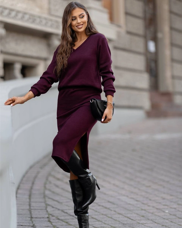 Dzianinowy komplet ze spódnicą bordowy (82103)