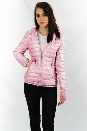 Pikowana kurtka damska z kapturem różowa (b9561)