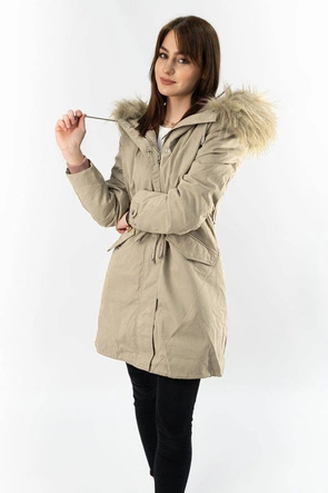 DAMSKA PARKA ZIMOWA Z PODPINKĄ I KAPTUREM BEŻOWA (7600)