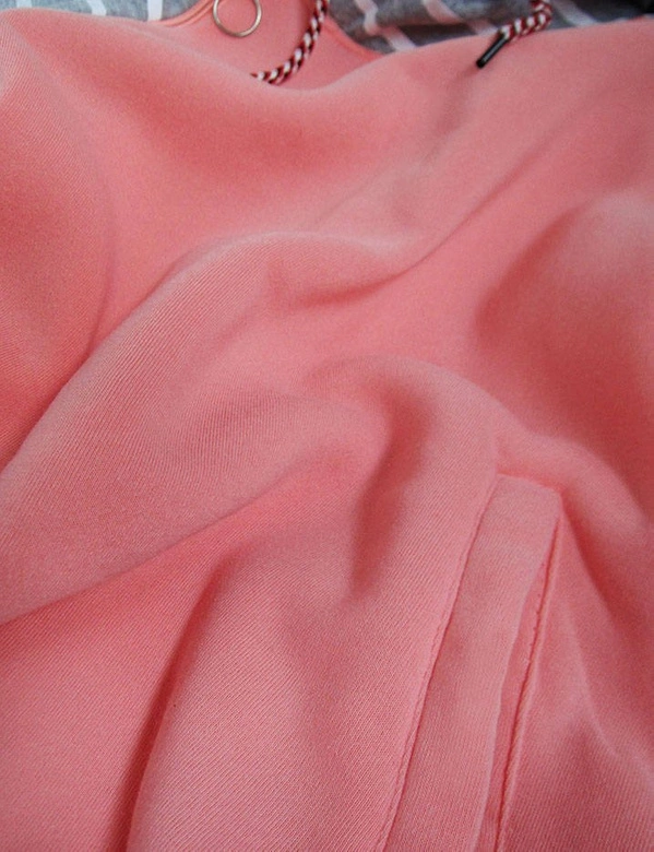 KOMPLET DRESOWY Z KAPTUREM ŁOSOSIOWO-SZARY (AMG740A)