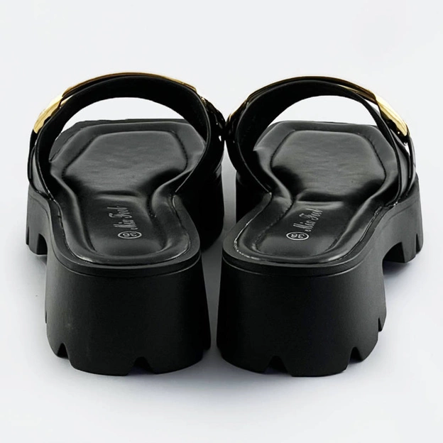 DAMSKIE KLAPKI NA TRAKTOROWEJ PODESZWIE CZARNE (AE110)