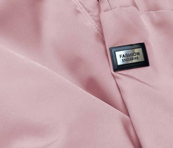 Cienka kurtka damska z ozdobną lamówką bladoróżowa (B8141-81)