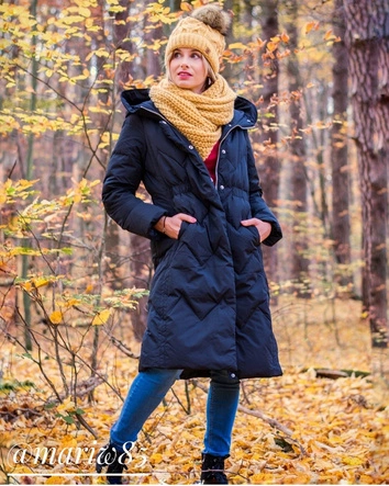 ZIMOWY PŁASZCZ DAMSKI Z KAPTUREM I PUCHEM NATURALNYM CZARNY (7119)