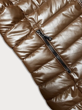 Pikowana kurtka damska z kapturem karmelowa (16M9106-84)