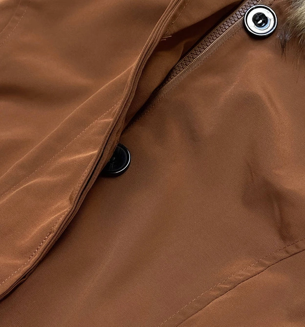 Zimowa kurtka damska z futrzaną podpinką karmelowa (m-21005)