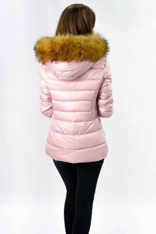 KRÓTKA ZIMOWA KURTKA DAMSKA Z KAPTUREM PUDROWY RÓŻ (B1032-30)