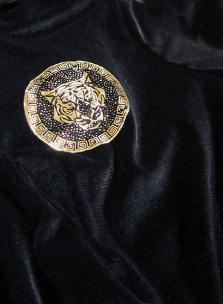 DŁUGI KOMBINEZON WELUROWY Z KAPTUREM CZARNY (629ART)