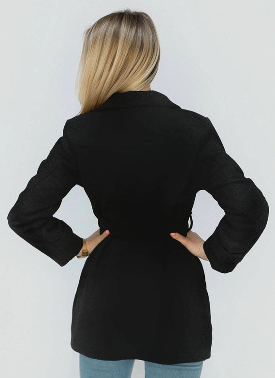 PŁASZCZ Z GUZIKAMI I PASKIEM CZARNY (18808)