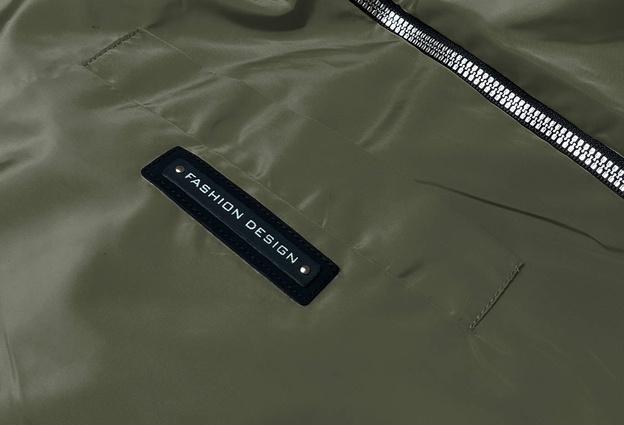 Cienka kurtka damska z ozdobną lamówką khaki (B8145-11)