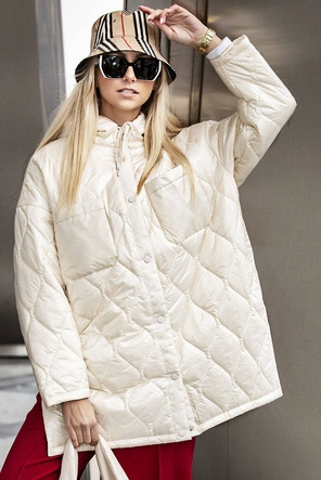 Oversizowa pikowana kurtka damska z kapturem ecru (ag5-010)