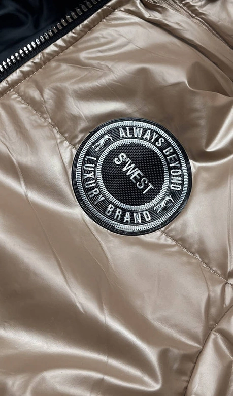 Damska kurtka z odpinanym kapturem beżowa (B8086-101)