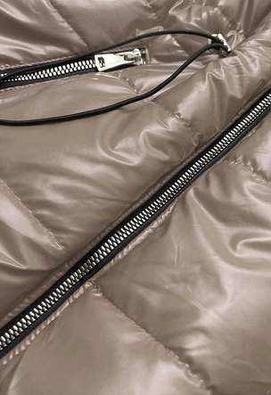 BŁYSZCZĄCA KAMIZELKA Z KAPTUREM CAPPUCCINO (B9783-12)