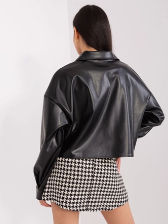 Krótka kurtka damska z imitacji skóry czarna (508543)