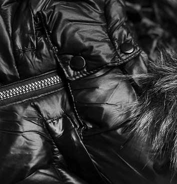 Krótka kurtka damska zimowa czarna (YP-20129-1)