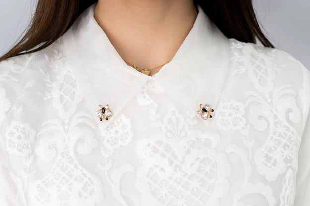 ELEGANCKA BLUZKA Z KOŁNIERZYKIEM ECRU (8522)