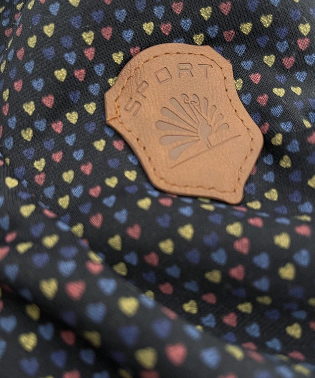 Rozpinana bluza z kapturem w drobne serduszka ciemny granat (2316)