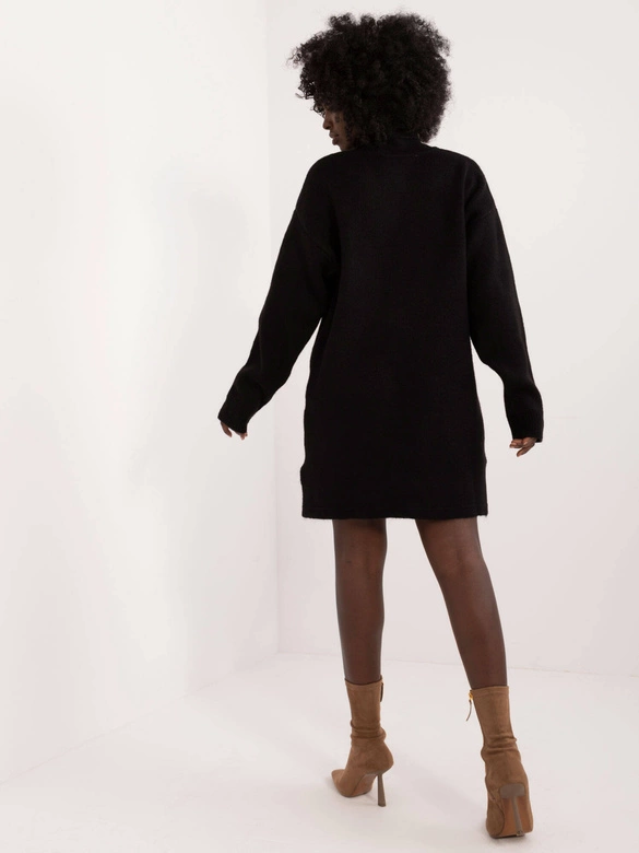 Dzianinowa sukienka z golfem czarna (0547)