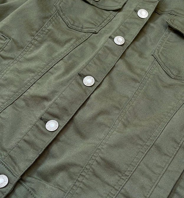 DAMSKA KURTKA MATERIAŁOWA Z KOŁNIERZEM KHAKI (GD6116)