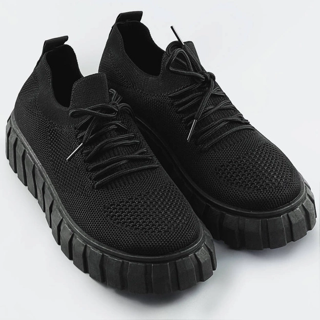 Ażurowe buty sznurowane czarne (aa37)