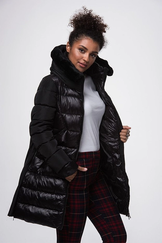 DAMSKA ZIMOWA KURTKA Z ŁĄCZONYCH MATERIAŁÓW CZARNA (J19-011)