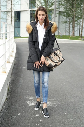 KURTKA Z PUCHEM NATURALNYM CZARNA (8063)