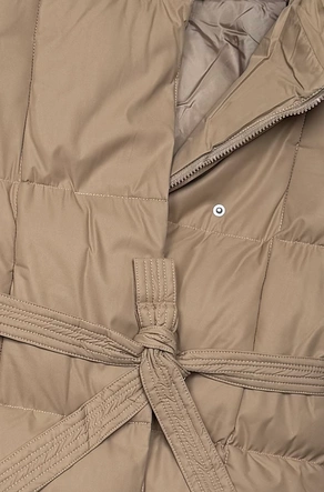 Zimowa damska kurtka z paskiem J Style ciemny beżowy (5M3227-84)