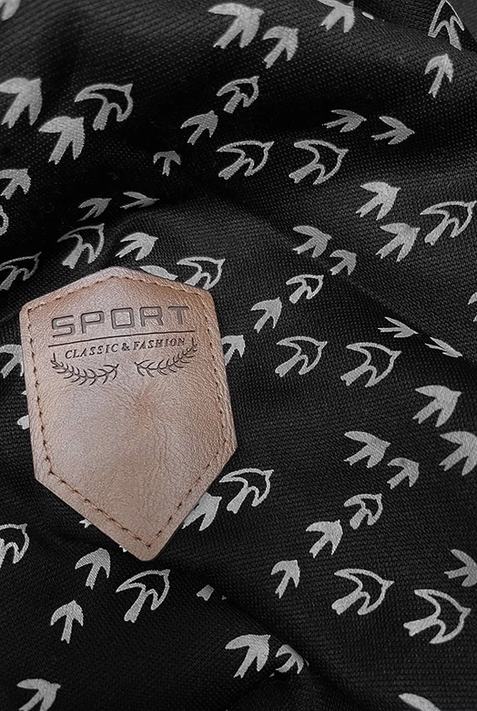 Sportowa bluza z kapturem w jaskółki czarna (2309)