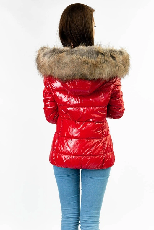LAKIEROWANA PIKOWANA KURTKA DAMSKA CZERWONA (7695)
