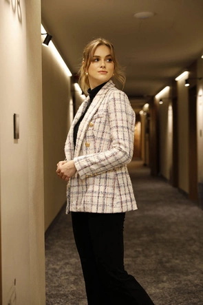 Dwurzędowa marynarka w kratę ecru (AG3-1980)