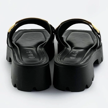 DAMSKIE KLAPKI NA TRAKTOROWEJ PODESZWIE CZARNE (AE110)