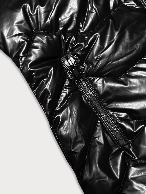 Taliowana kurtka zimowa z kapturem J Style czarna (16M9122-392)