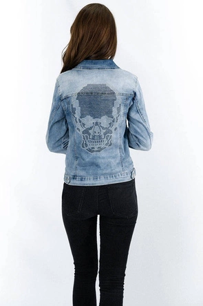 KRÓTKA DAMSKA KURTKA JEANSOWA Z CYRKONIAMI NIEBIESKA (GD6657-K)