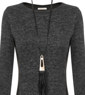 ROZKLOSZOWANA SUKIENKA Z WSTAWKAMI CZARNA (1627)