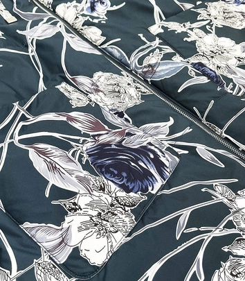 DAMSKA KURTKA W KWIATY BUTELKOWA ZIELEŃ (7715)