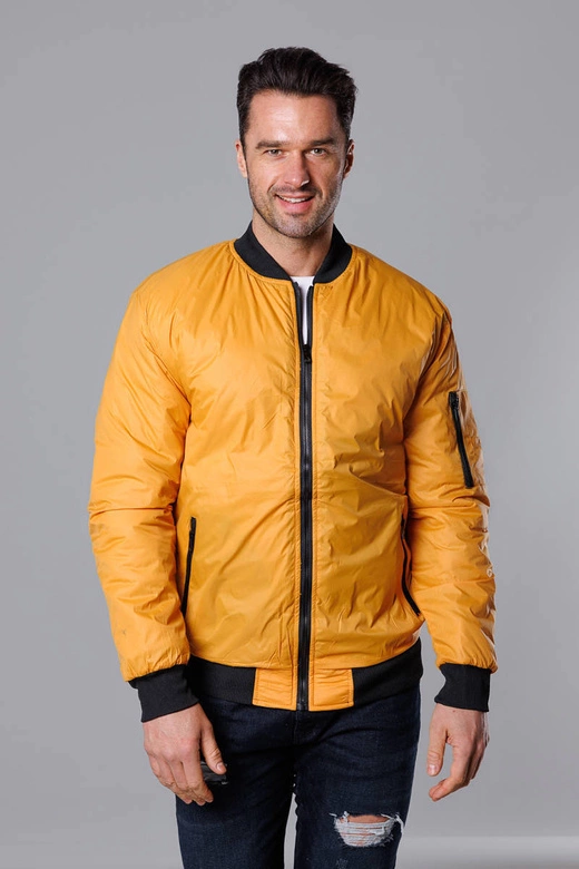 Męska kurtka bomberka z pikowaną podszewką ciemnożółta (AK95-22)
