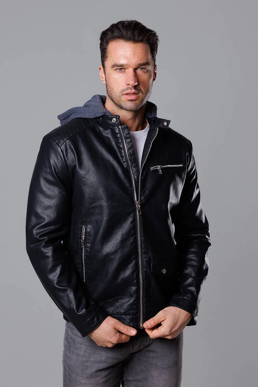 Kurtka męska z dresowym kapturem ekoskóra czarna (11Z8022)