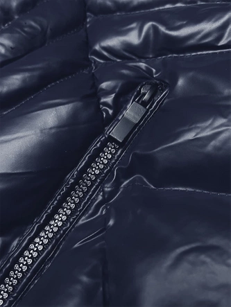 Krótka pikowana damska kurtka zimowa z kapturem J Style śliwka (58M23068-4)