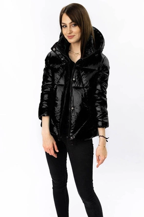 DAMSKA KURTKA PIKOWANA Z ODPINANYM KAPTUREM CZARNA (7564)