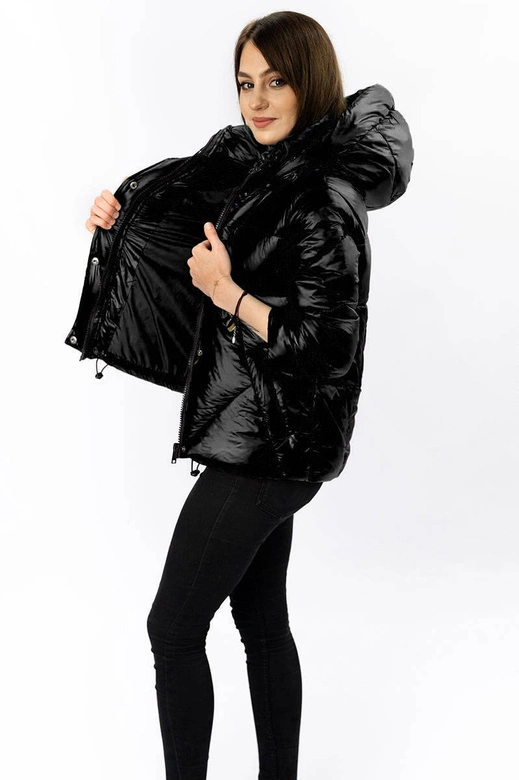 DAMSKA KURTKA PIKOWANA Z ODPINANYM KAPTUREM CZARNA (7564)