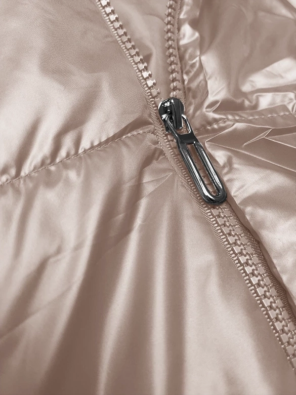 Puchowy bezrękawnik z odpinanym kapturem jasny beż (B8247-51)