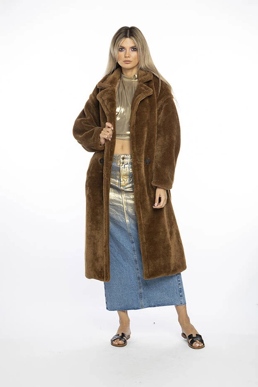 Pluszowy płaszcz damski oversize Ann Gissy brązowy (AG1-J9172)