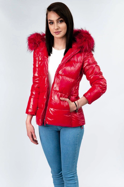 Lakierowana pikowana kurtka damska czerwona (7693)