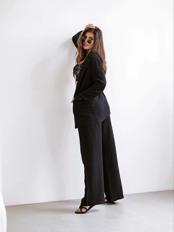 Damski garnitur z lnem czarny (VE48)