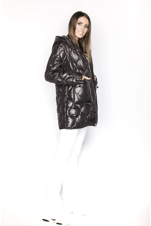 Damska kurtka z ozdobnym pikowaniem czarna (ag1-j9086)